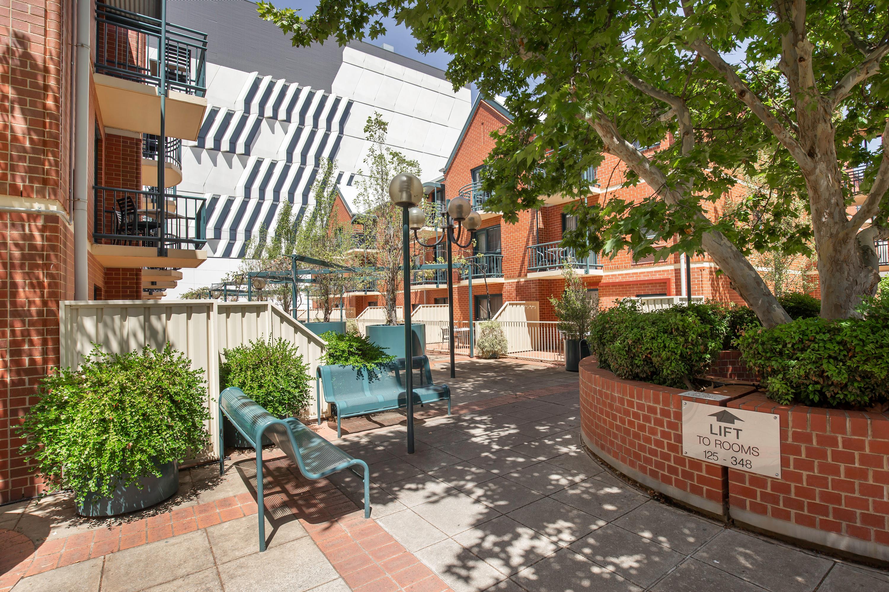 Breakfree Adelaide Aparthotel Exterior photo