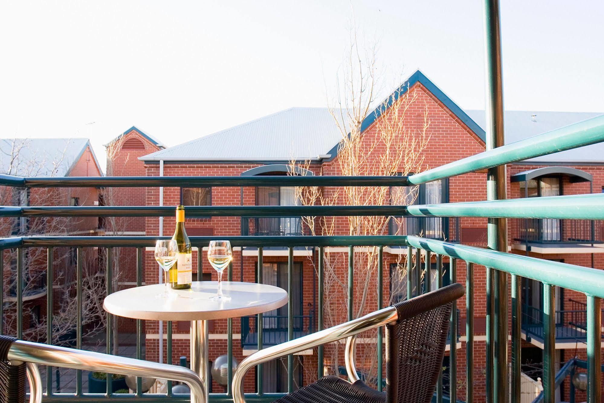 Breakfree Adelaide Aparthotel Exterior photo